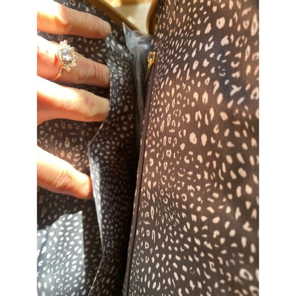 NWT VR NYC Tan Faux Leather Convertible Backpack/Shoulder Bag With Gold Accents - Picture 7 of 13